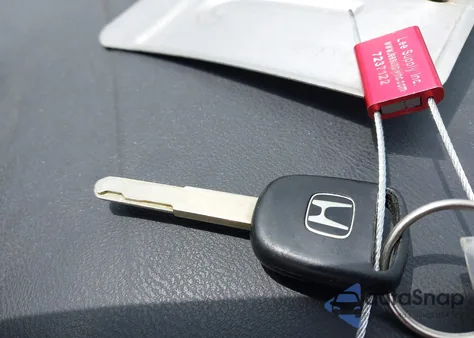 2006 Honda Odyssey Ex from USA, damaged, VIN 5FNRL38466B402154